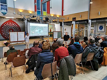 Plenum bei der abschließenden Werkstatt in der Mittelschule.